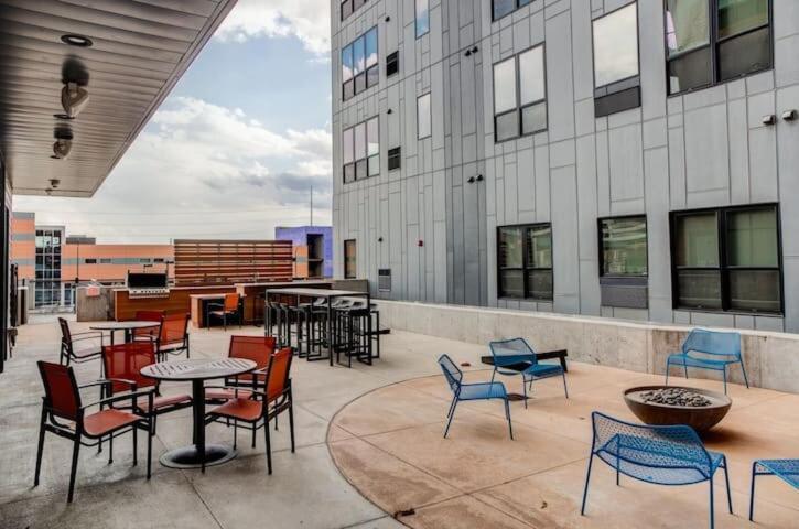 Appartamento Large Downtown 2Br -Hot Tub-Downtown! Des Moines Esterno foto