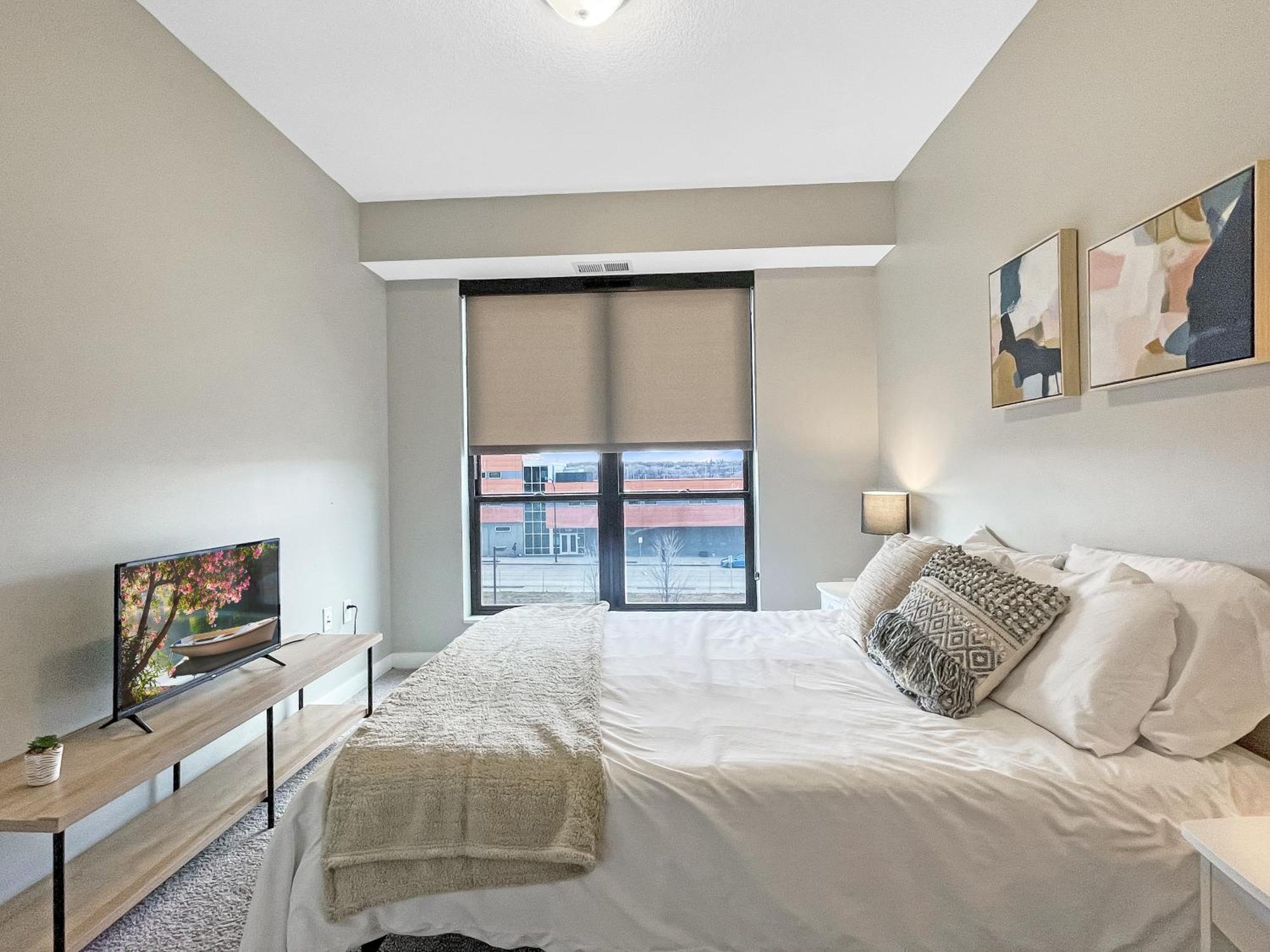 Appartamento Large Downtown 2Br -Hot Tub-Downtown! Des Moines Esterno foto