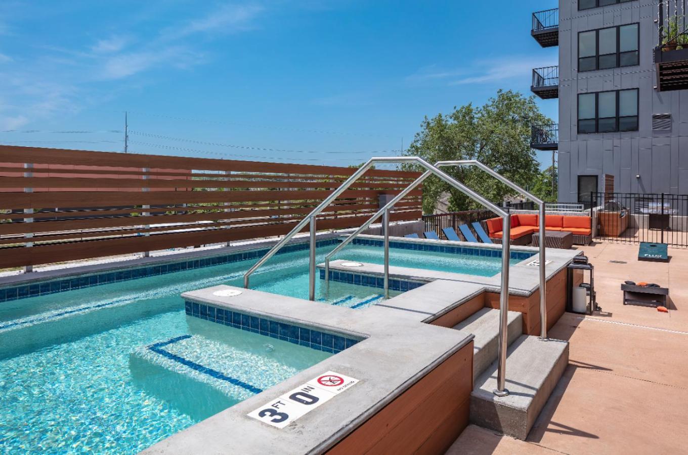Appartamento Large Downtown 2Br -Hot Tub-Downtown! Des Moines Esterno foto